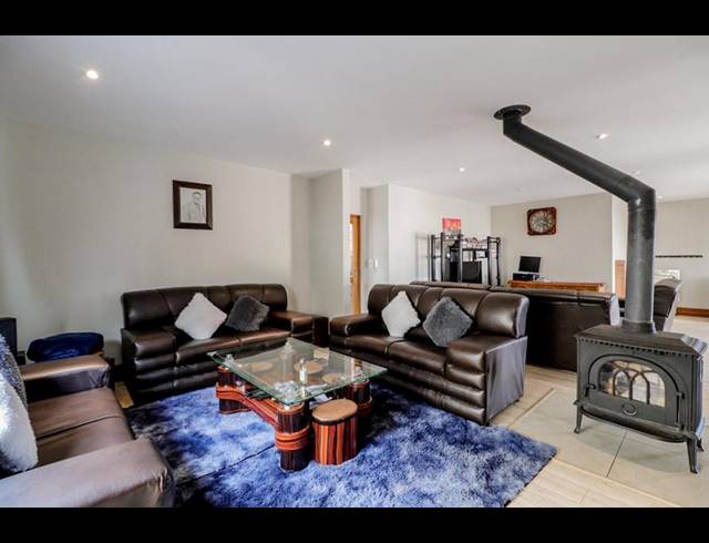 4 BEDROOM HOUSE FOR SALE IN KENSINGTON